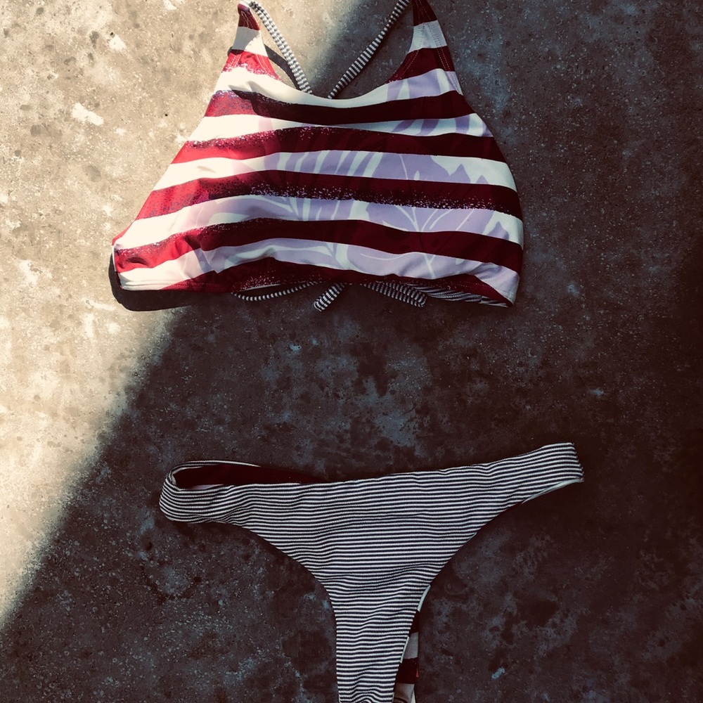 Roxy bikini set reversible❤️🤍💙